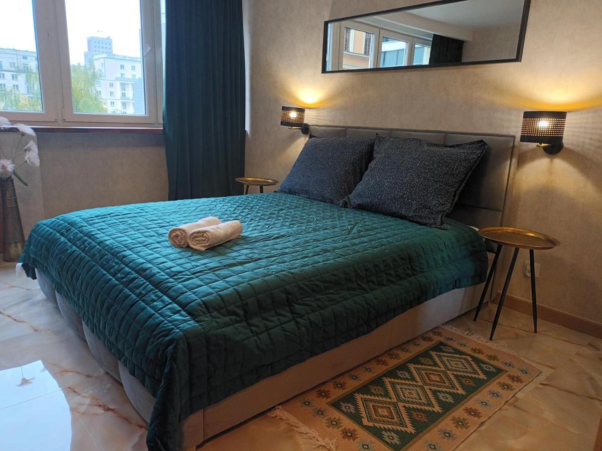 Green Apartament W Centrum Varsó Kültér fotó