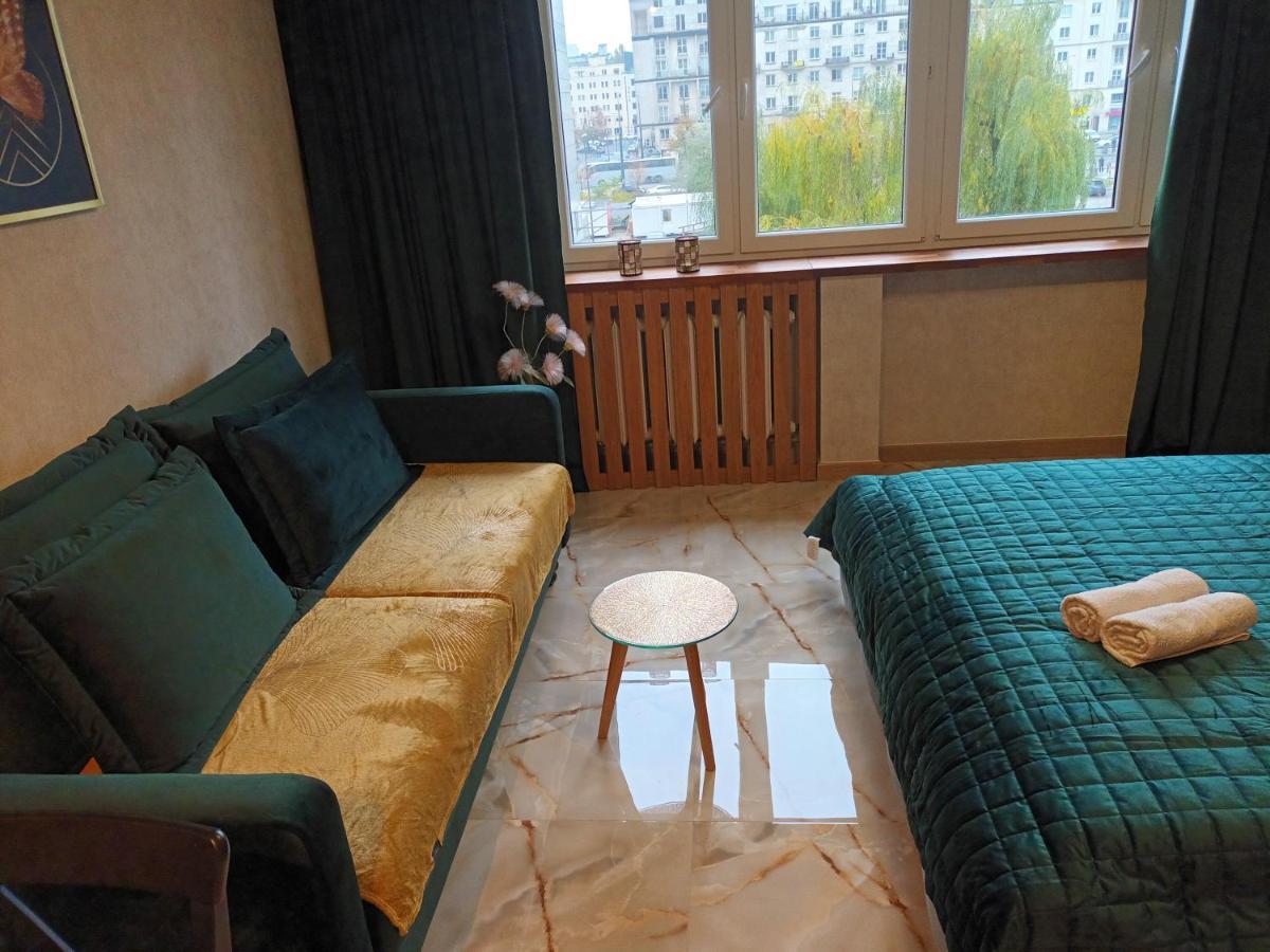 Green Apartament W Centrum Varsó Kültér fotó