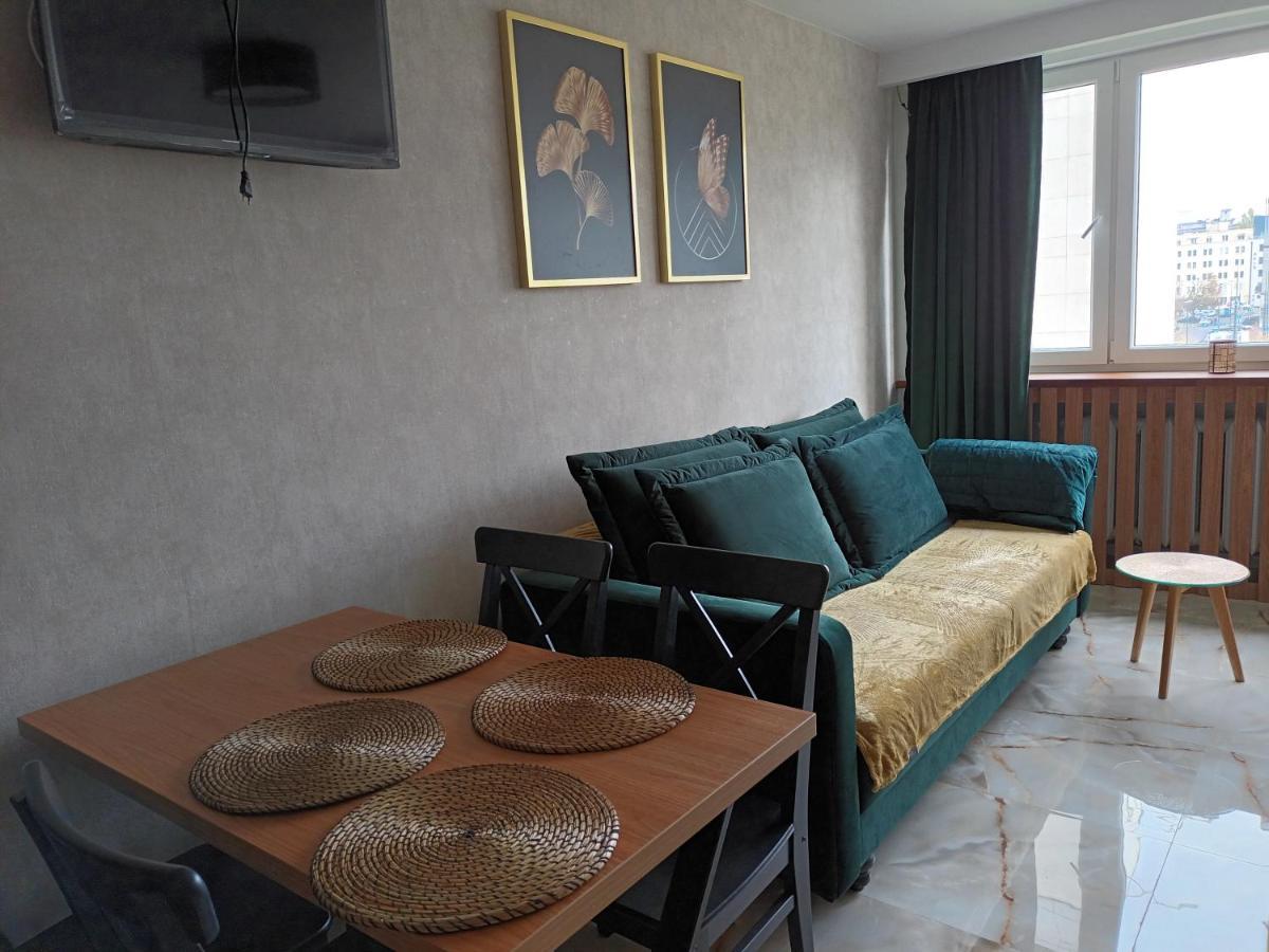 Green Apartament W Centrum Varsó Kültér fotó