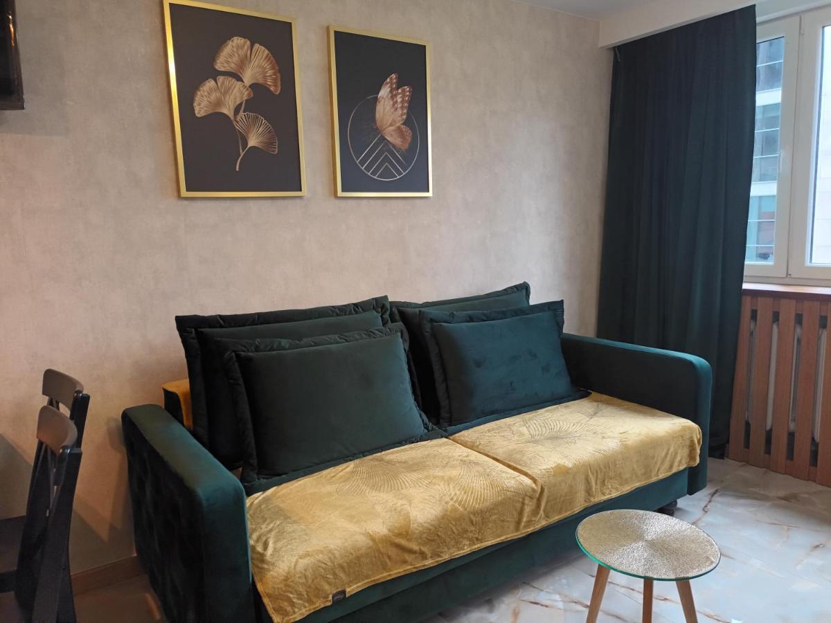 Green Apartament W Centrum Varsó Kültér fotó