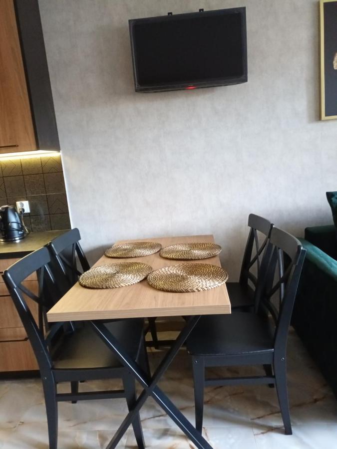 Green Apartament W Centrum Varsó Kültér fotó